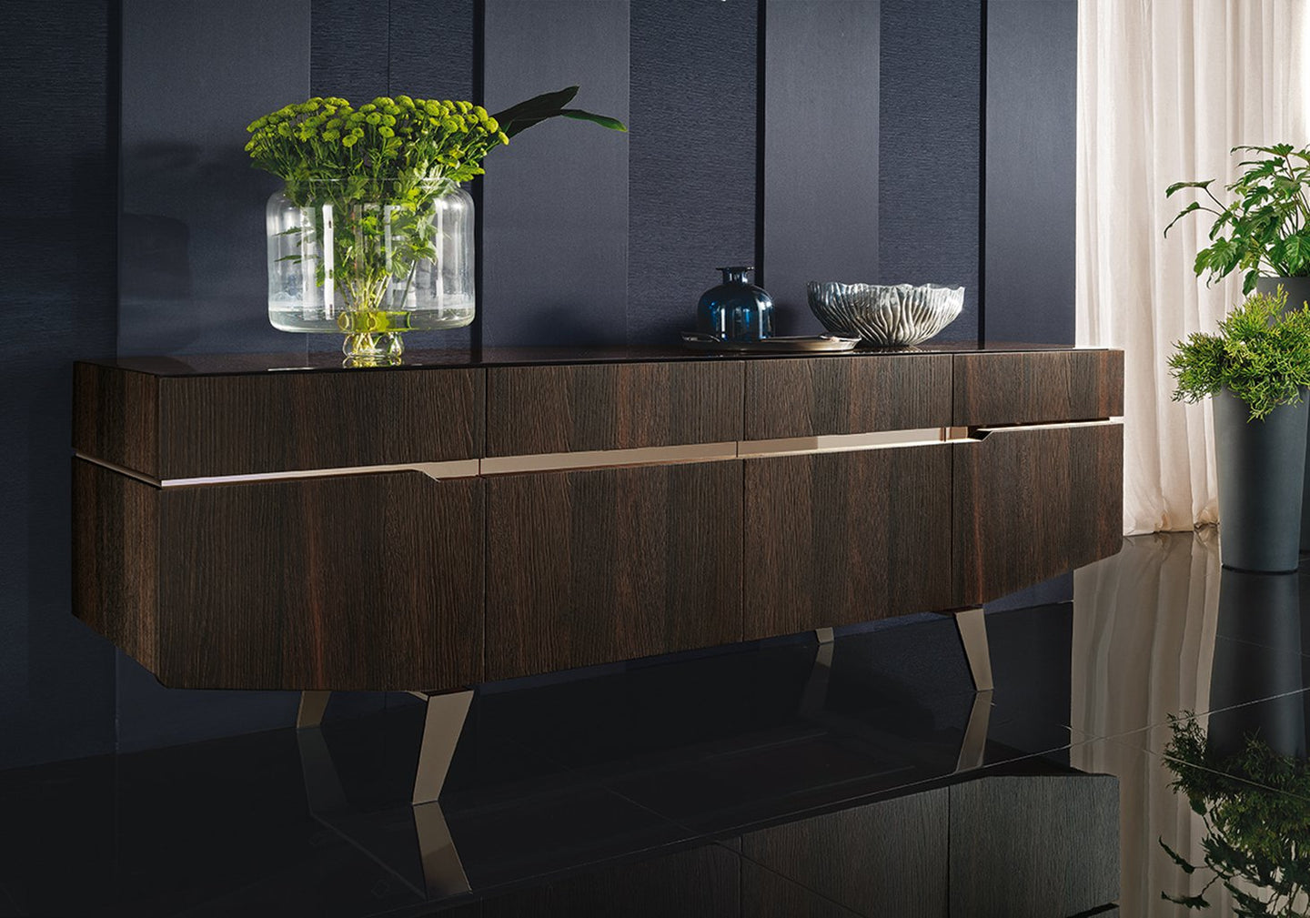 ACCADEMIA DINING COLLECTION