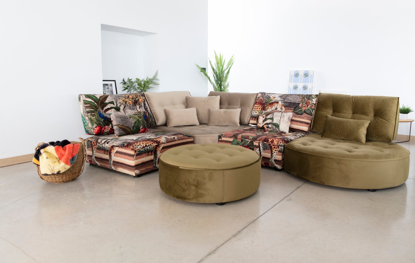 ARIANNE SECTIONAL